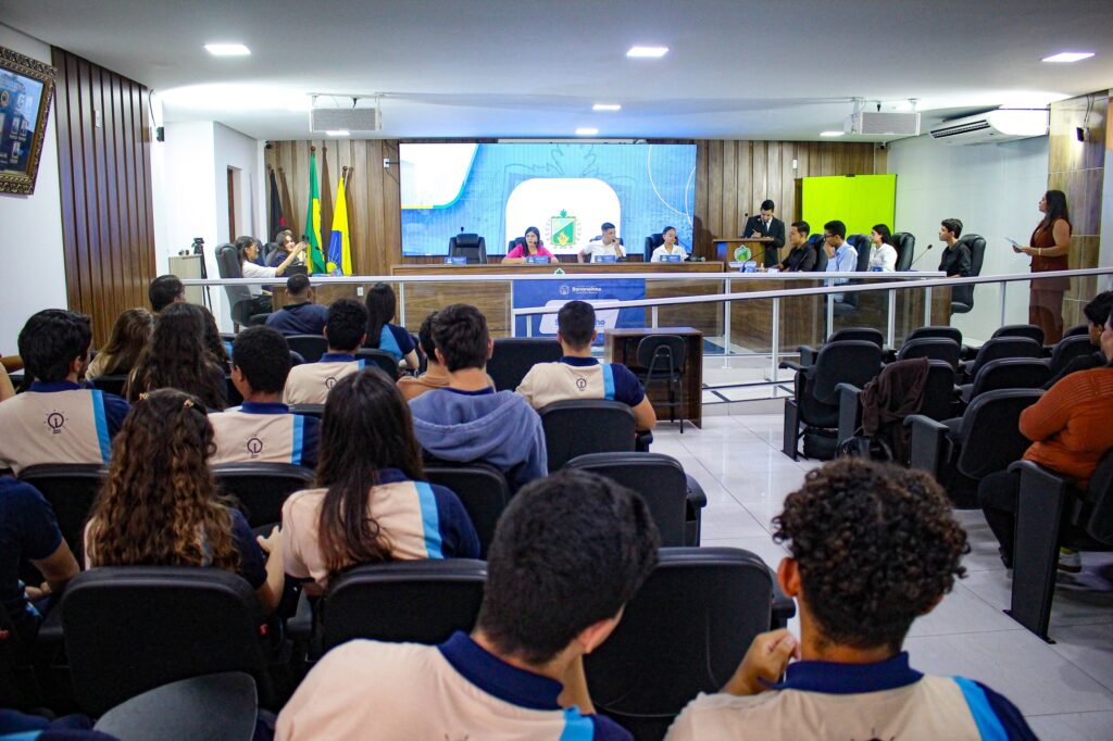 Alunos do Colégio Curso Inova realizam Sessão Ordinária Simulada na Câmara Municipal de Bananeiras