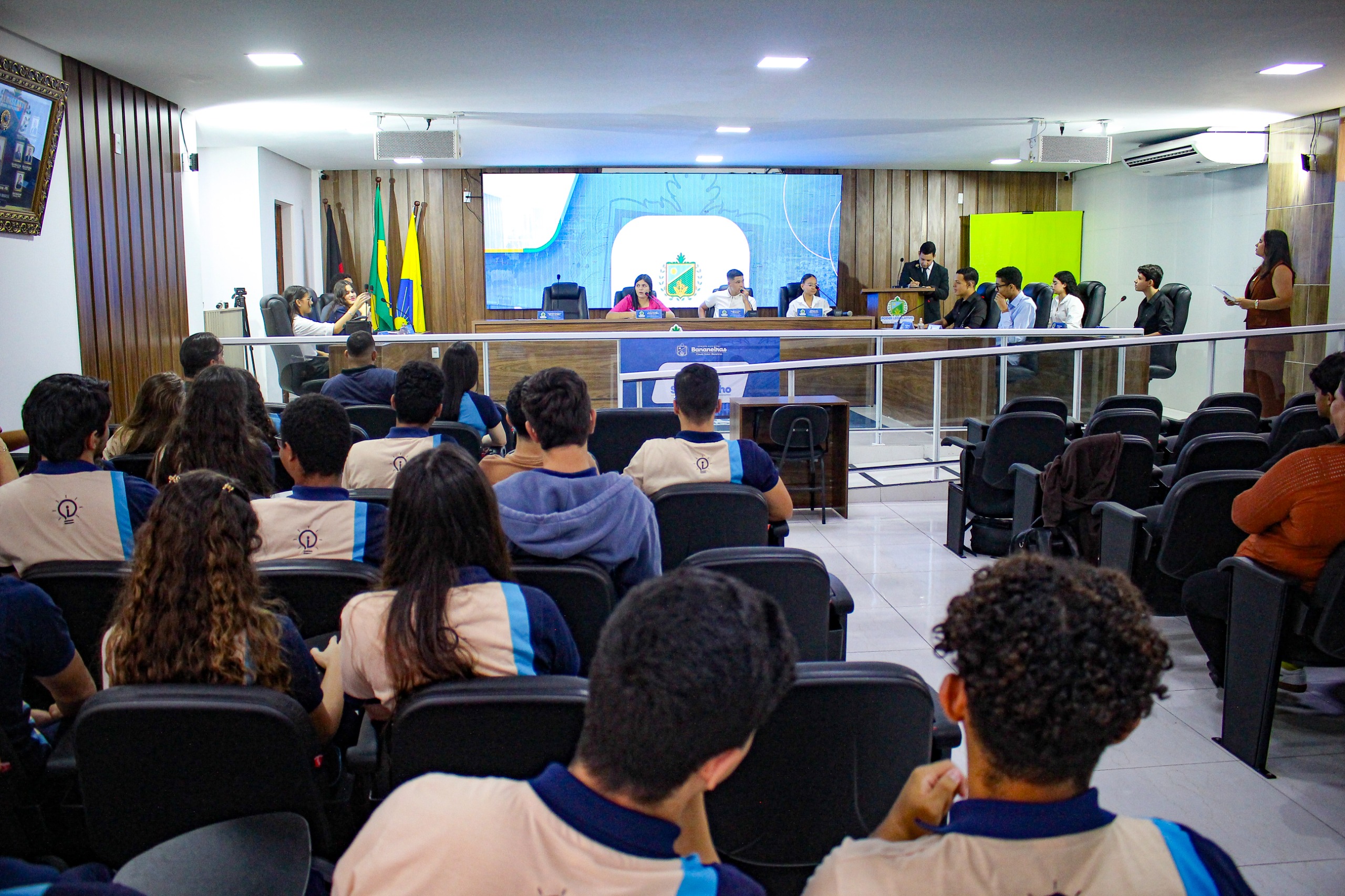 Alunos do Colégio Curso Inova realizam Sessão Ordinária Simulada na Câmara Municipal de Bananeiras